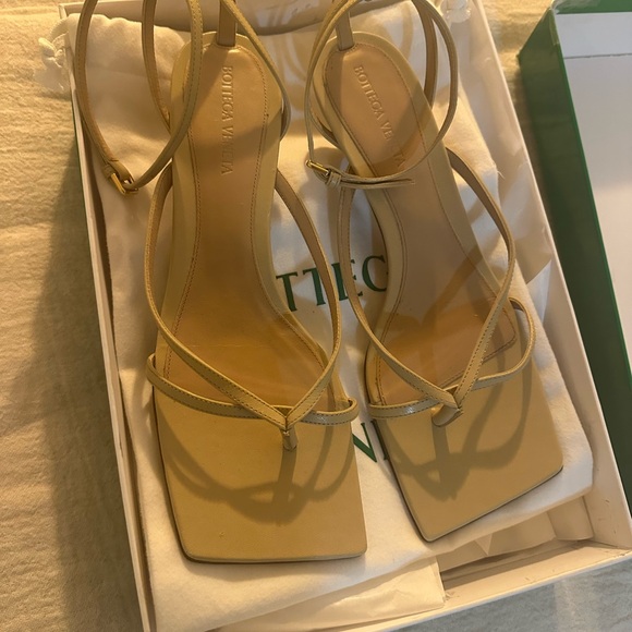 NIB Bottega Veneta Stretch Multi-Strap Leather Sandals Size 8 - NUDE - Picture 6 of 10